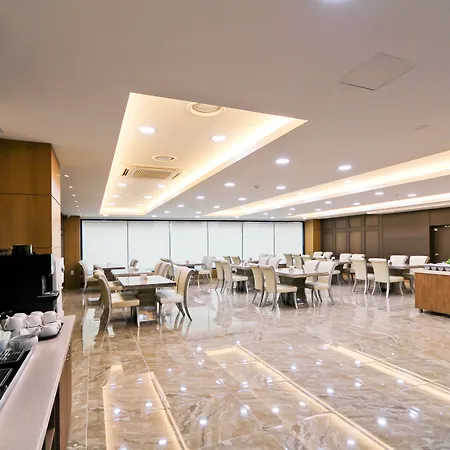 Lion Hotel
