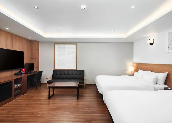 Lion Hotel 3*