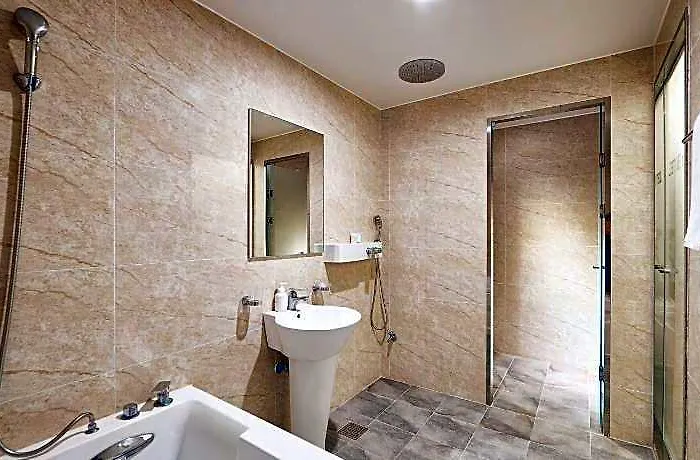 Lion Hotel 3*